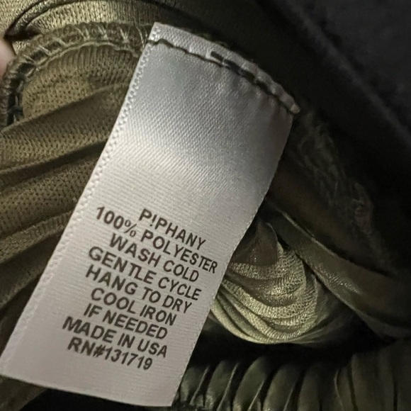 Piphany Midi Pencil Skirt with Ribbed High-Low Design-Green-Size: Medium - Picture 7 of 8